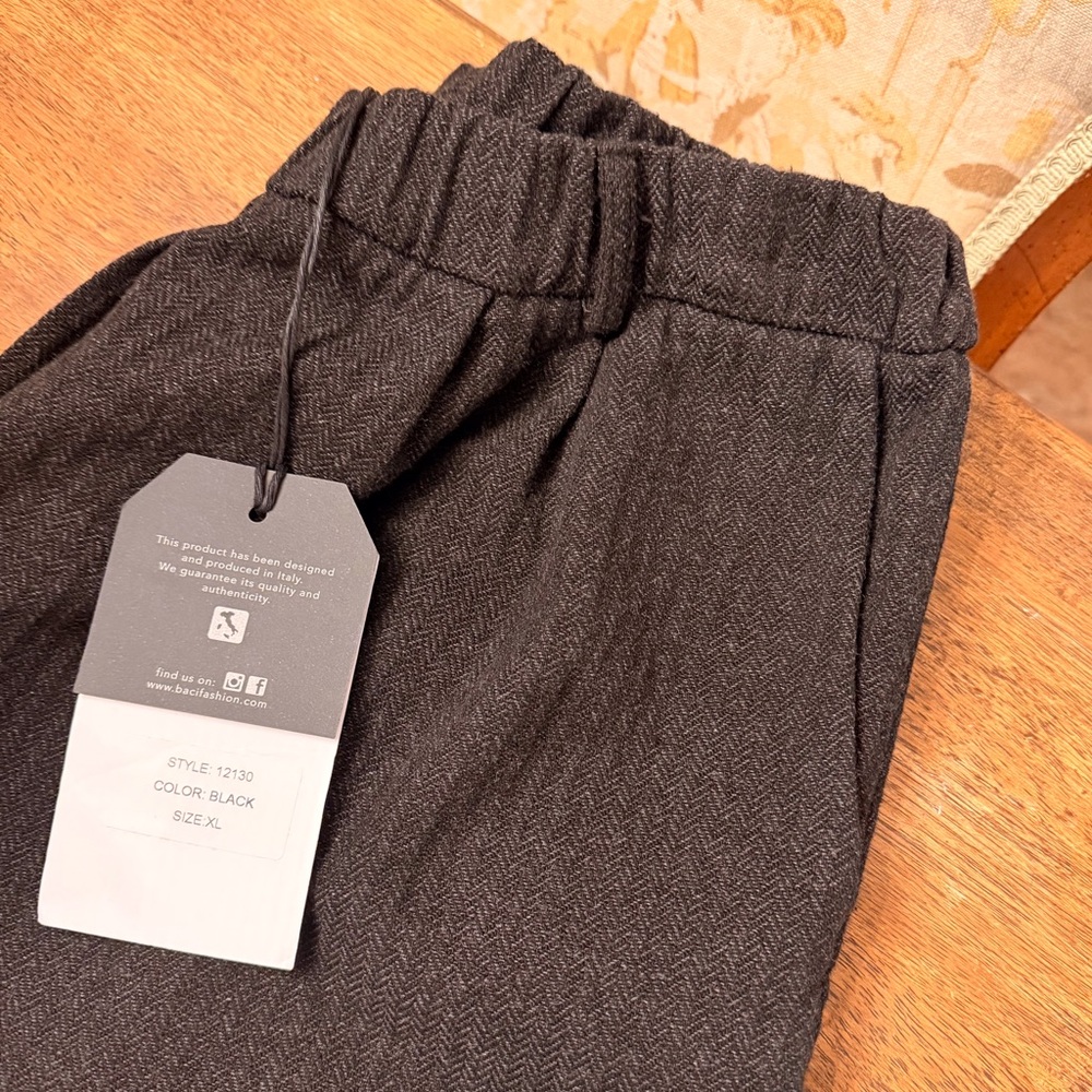 Herringbone Elastic Waist Cropped Trousers - Picture 7 of 8